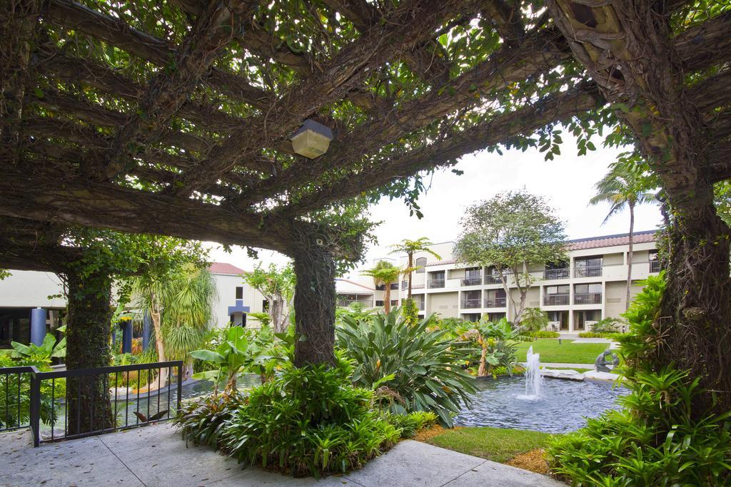 Miami Lakes Hotel Buitenkant foto